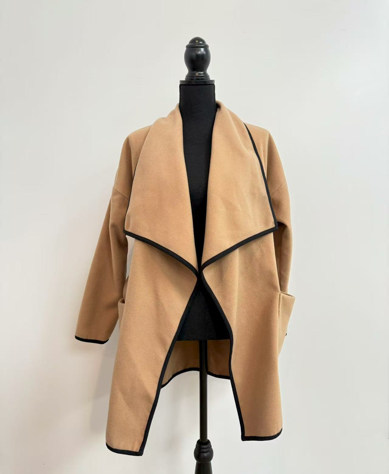 VINCE CAMUTO Camel Coat with Black Trim - Irregular Collar - XS - Pre-owned