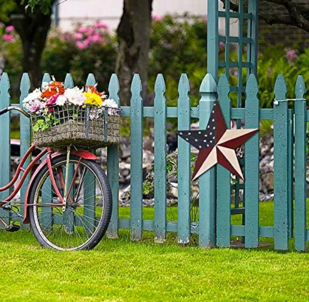 Country Style Patriotic Metal Stars –2PCSHanging Wall Decor for Independence Day