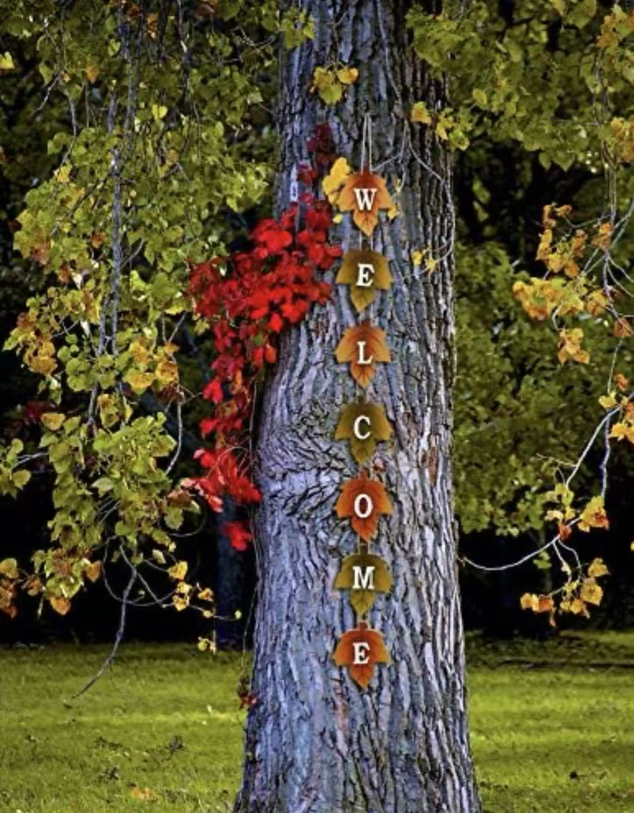 Autumn Welcome Sign – Maple Leaf Wooden Wall Hanging for Front Door & Thanksgiving Decor