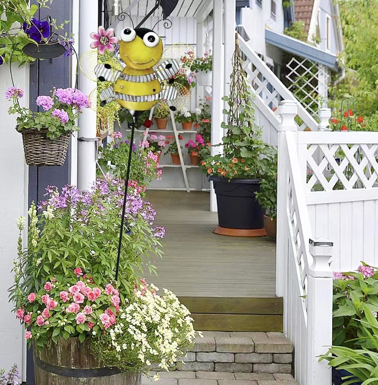 Metal Bee Garden Stake – Decorative Yard Art