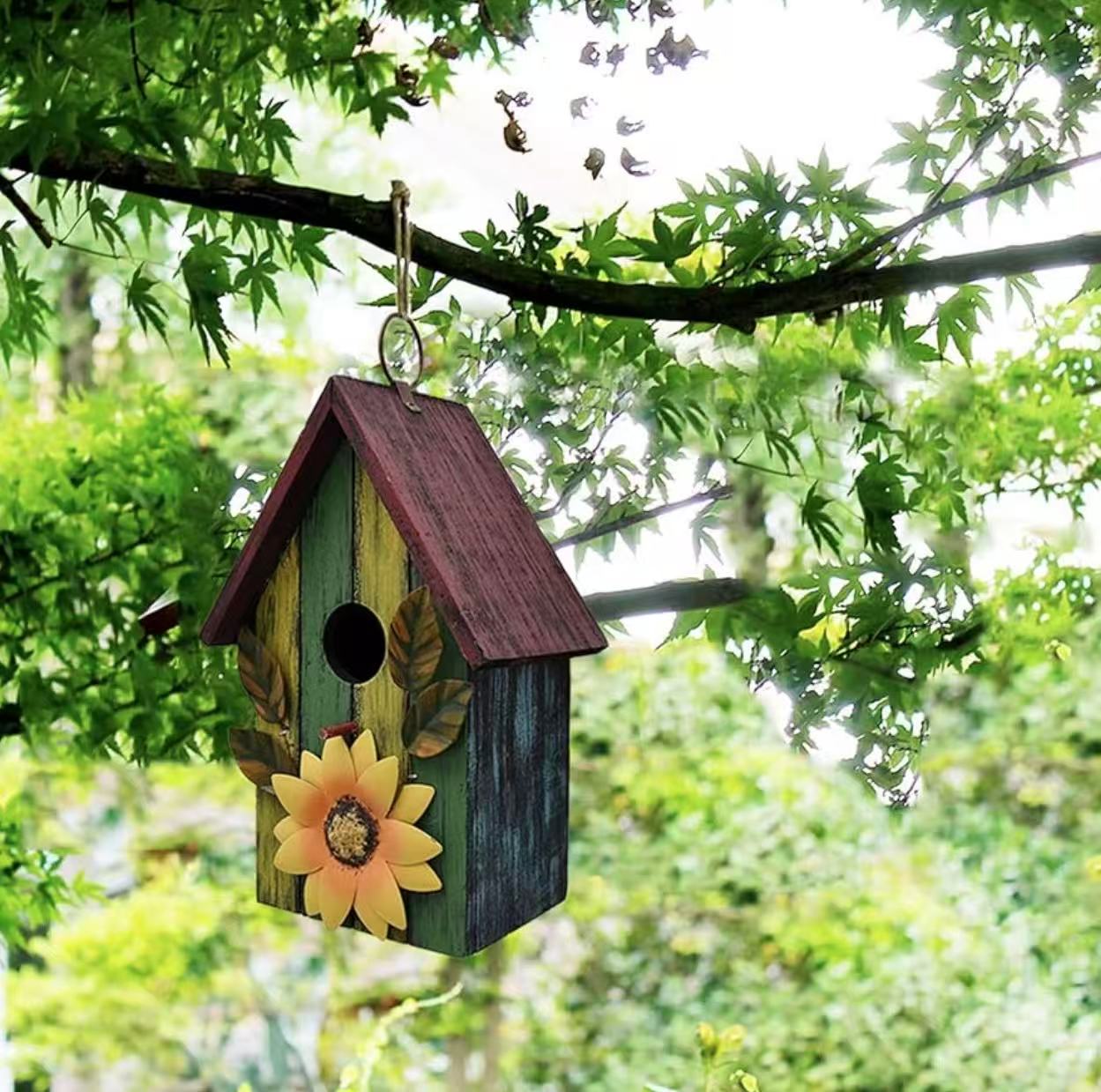 Vintage Wooden Bluebird House, Outdoor Hanging Nest Box for Finches & Cardinals