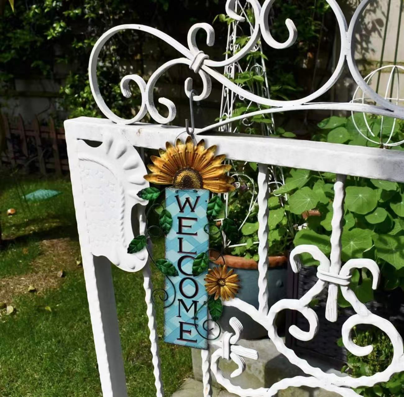 Metal Flower Welcome Sign – Hanging Wall Art for Front Door, Patio, Garden, or Porch Decor 15.25" x 8.5", （Blue)