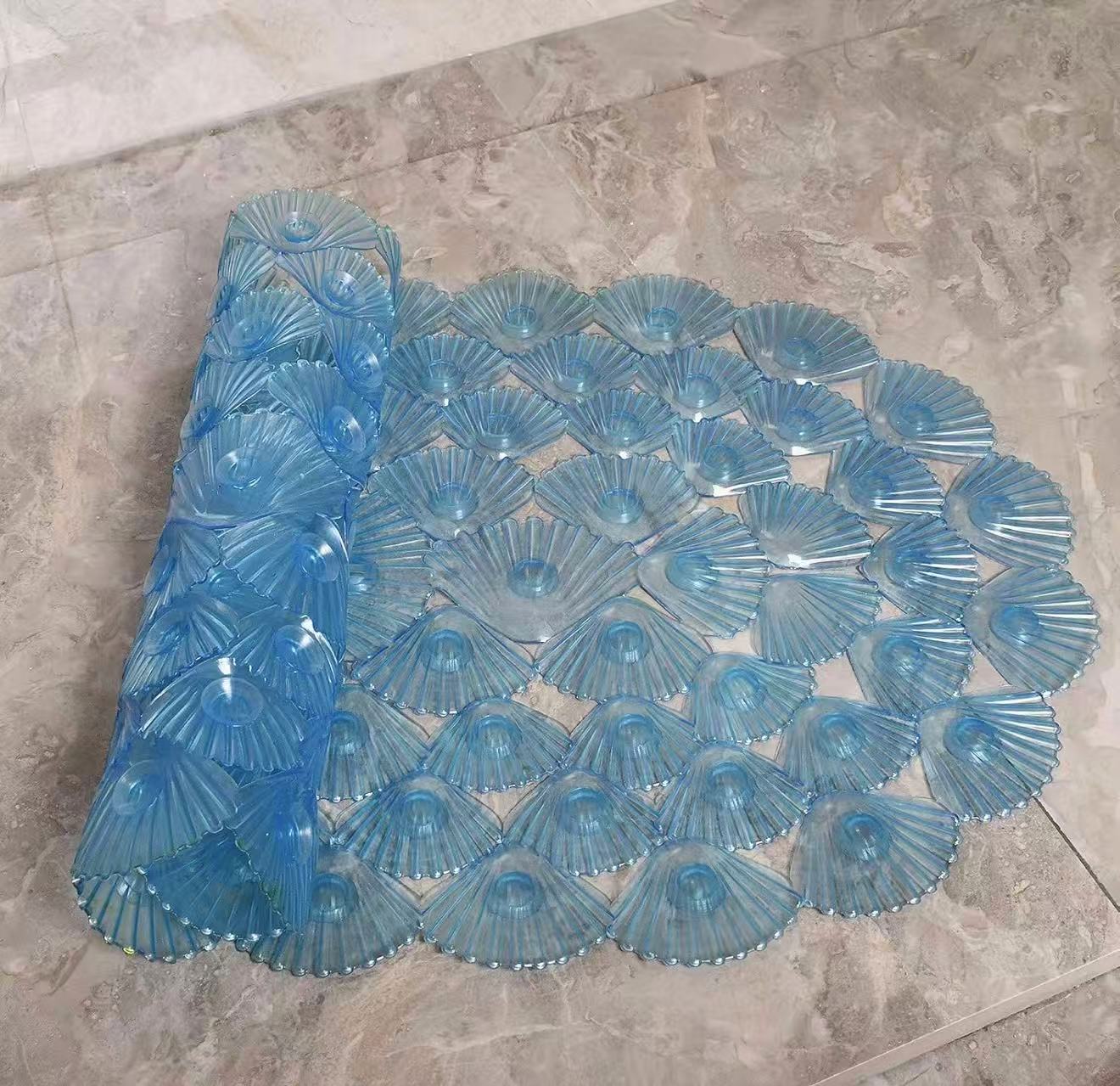 Non-slip Bathtub Mat: 27" x 15", designed for smooth, non-textured tubs. Machine Washable: Oval shape with suction cups for a secure fit in the bathtub or shower stall.