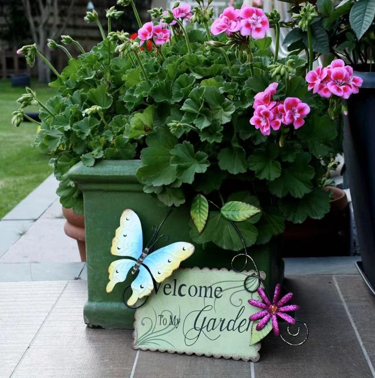 Metal Garden Welcome Sign: Features butterfly decor, perfect for outdoor garden and yard decoration.